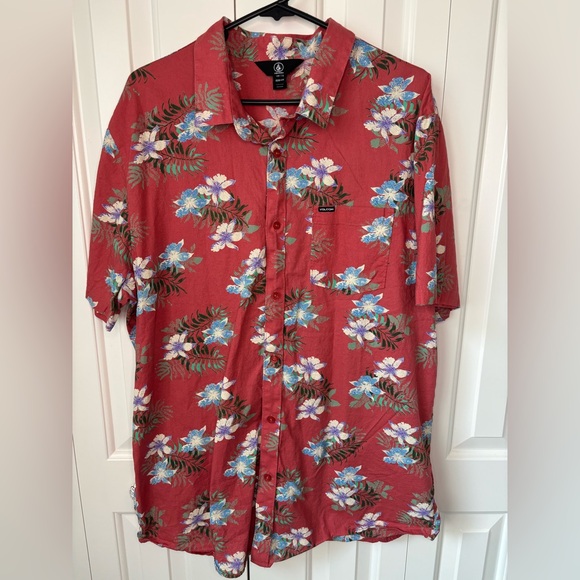 Men’s Volcom Hawaiian / Tropical Button-Up Shirt, Size XXL - Picture 1 of 6